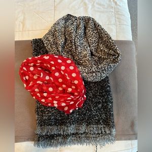Set of scarves